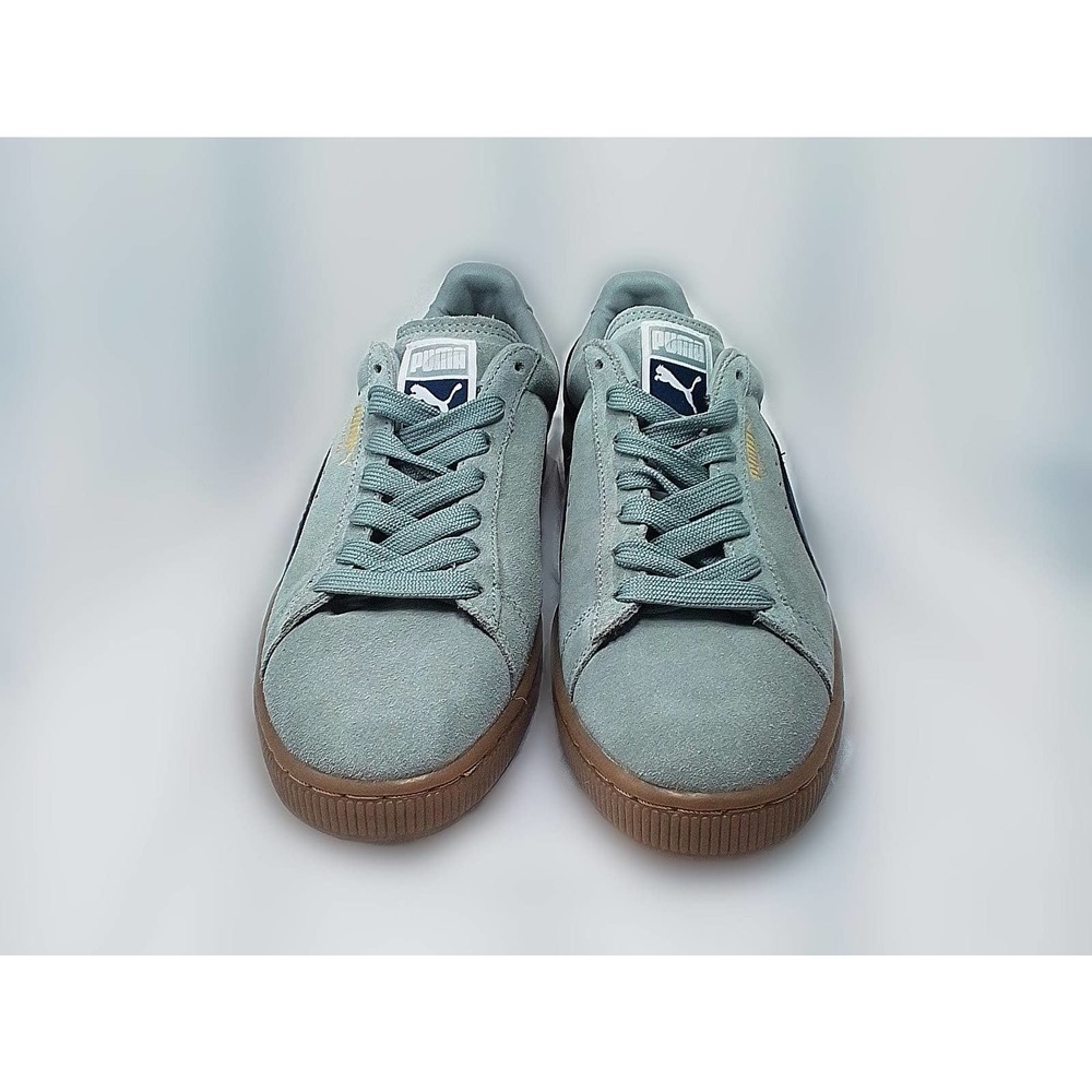 Classic Leather Pumas men's size 9